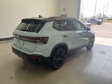 New 2025 Volkswagen Taos SE image 5