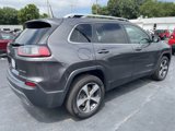 Used 2019 Jeep Cherokee Limited image 3