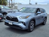 Used 2023 Toyota Highlander XLE image 2