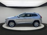 Used 2017 Jeep Cherokee Overland image 4