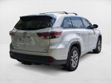 Used 2016 Toyota Highlander LE image 2
