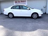 Used 2010 Volkswagen Jetta Sedan image 4