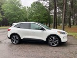 Used 2022 Ford Escape SE w/ SE Sport Appearance Package image 2