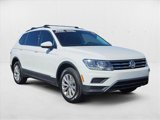 Used 2018 Volkswagen Tiguan SE w/ Panoramic Sunroof Package image 3