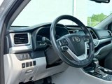 Used 2014 Toyota Highlander XLE image 3