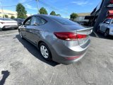 Used 2018 Hyundai Elantra SE image 3