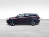 Used 2019 Toyota Highlander XLE image 2