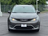 Used 2017 Chrysler Pacifica Touring-L image 2