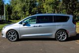 Used 2020 Chrysler Pacifica Limited image 5