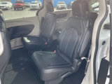 Used 2023 Chrysler Pacifica Touring-L image 4