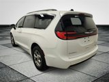 Used 2023 Chrysler Pacifica Limited image 4