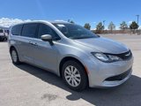 Used 2018 Chrysler Pacifica L image 2