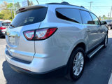 Used 2015 Chevrolet Traverse LT w/ Style and Technology Package image 6
