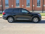 Used 2022 Ford Explorer XLT image 2