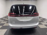 Used 2023 Chrysler Pacifica Touring-L image 3