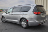 Used 2017 Chrysler Pacifica Touring-L image 3