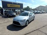 Used 2019 Toyota Yaris L image 2