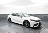 Used 2023 Toyota Camry SE image 4