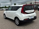 Used 2022 Kia Soul LX image 3