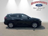 Used 2019 Nissan Rogue SV image 2