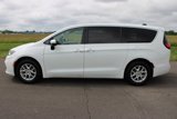 Used 2023 Chrysler Pacifica Touring-L image 4