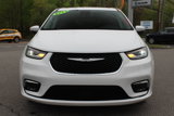 Used 2023 Chrysler Pacifica Touring-L image 4