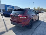 Used 2019 Toyota Highlander XLE image 2