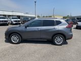 Used 2018 Nissan Rogue SV image 3