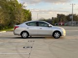Used 2013 Nissan Versa SV w/ Convenience Pkg image 4