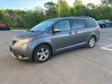 Used 2014 Toyota Sienna LE image 2