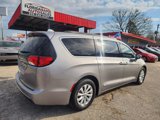 Used 2017 Chrysler Pacifica Touring-L image 6