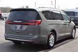Used 2022 Chrysler Pacifica Touring-L image 6
