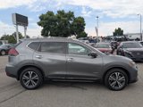 Used 2018 Nissan Rogue SL image 2