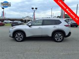 Used 2023 Nissan Rogue SV image 2