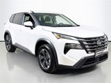 Used 2024 Nissan Rogue SV image 3