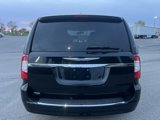 Used 2013 Chrysler Town & Country Touring image 4