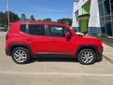 Used 2015 Jeep Renegade Latitude w/ Popular Equipment Group image 5