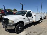 Used 2006 Ford F350 4x4 Regular Cab DRW Super Duty image 2