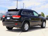 Used 2019 Jeep Grand Cherokee Laredo image 4