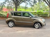 Used 2013 Kia Soul + image 4