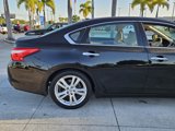 Used 2017 Nissan Altima 3.5 SL w/ 3.5 Technology Package image 4