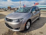 Used 2017 Chrysler Pacifica Touring-L image 3