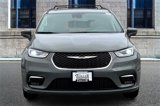 Used 2022 Chrysler Pacifica Touring-L image 3