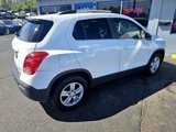 Used 2016 Chevrolet Trax LT w/ LT Sun and Sound Package image 5