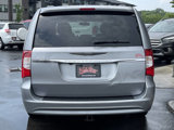 Used 2015 Chrysler Town & Country Touring w/ Driver Convenience Group image 5