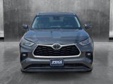 Used 2020 Toyota Highlander XLE image 2
