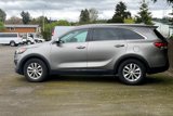 Used 2017 Kia Sorento LX w/ LX Convenience Package image 2