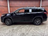 Used 2018 Toyota Highlander XLE image 3