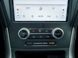 Used 2022 Ford Edge SEL w/ Convenience Package image 3