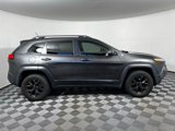 Used 2015 Jeep Cherokee Trailhawk image 4